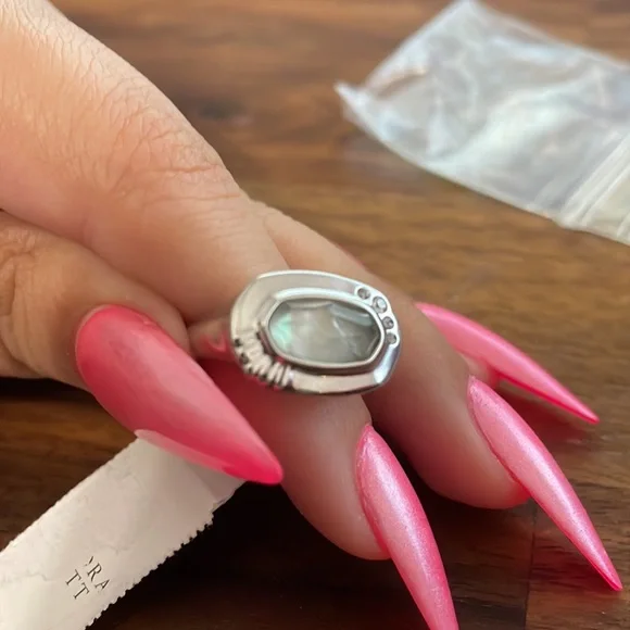 💙 Kendra Scott Anna Rhodium Plated & Mother Of Pearl Silver Pendant Signet Ring - Picture 5 of 7